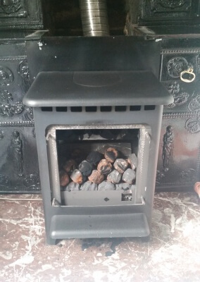 Chimney Sweep & Gas Service On A Gazco Gas Fire Stove - Norton, Stourbridge, West Midlands. Condemned Until Further Action.