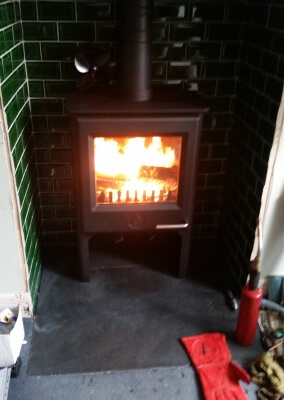 Wood Warm Firegem Multifuel stove with chimney lining - Penn, Wolverhampton